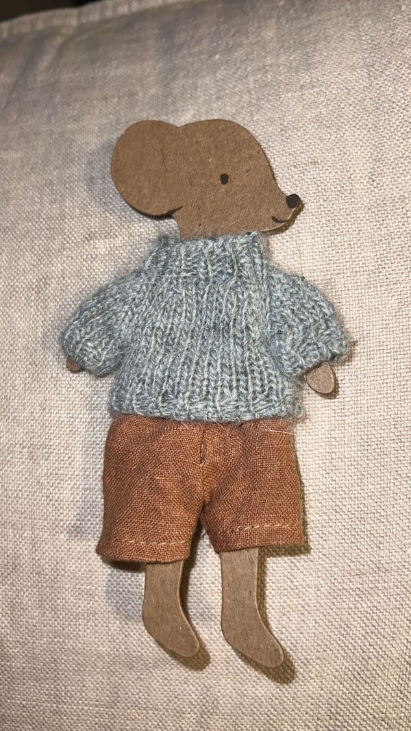 Strickpulli und Hose großer Bruder