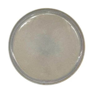 Mit einem Durchmesser von 27,5 cm bietet er ausreichend Platz für Hauptgerichte,