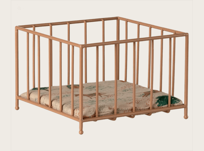Maileg Laufstall Playpen My und Micro – Geborgenheit im Miniaturformat (Farbe: Rose und dunkles Powder)
